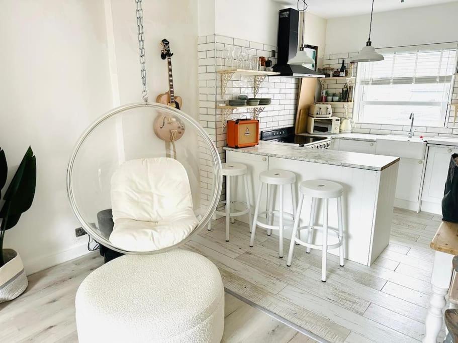 Stunning 2 Bedroom Flat Camden London Bagian luar foto