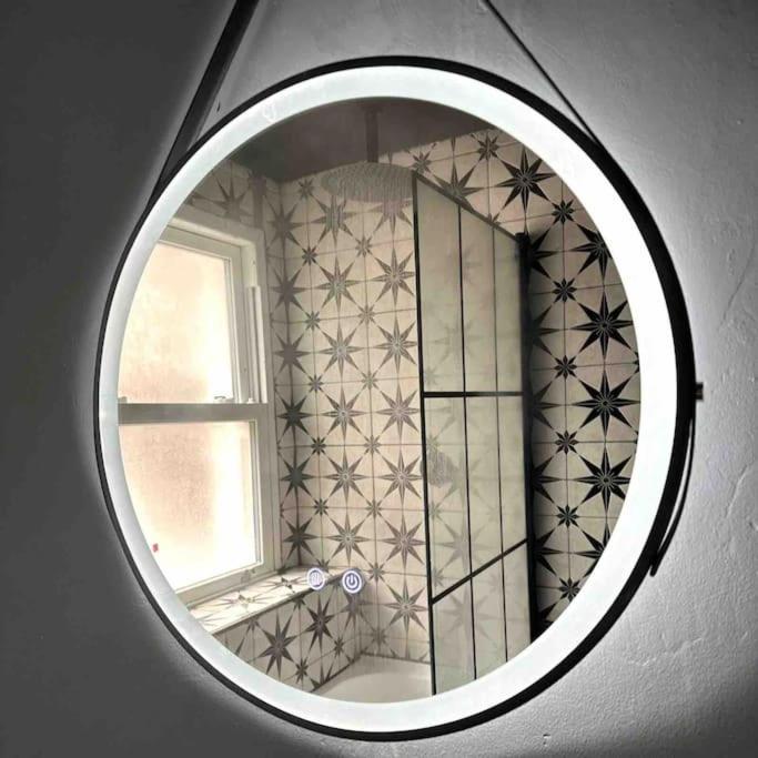 Stunning 2 Bedroom Flat Camden London Bagian luar foto