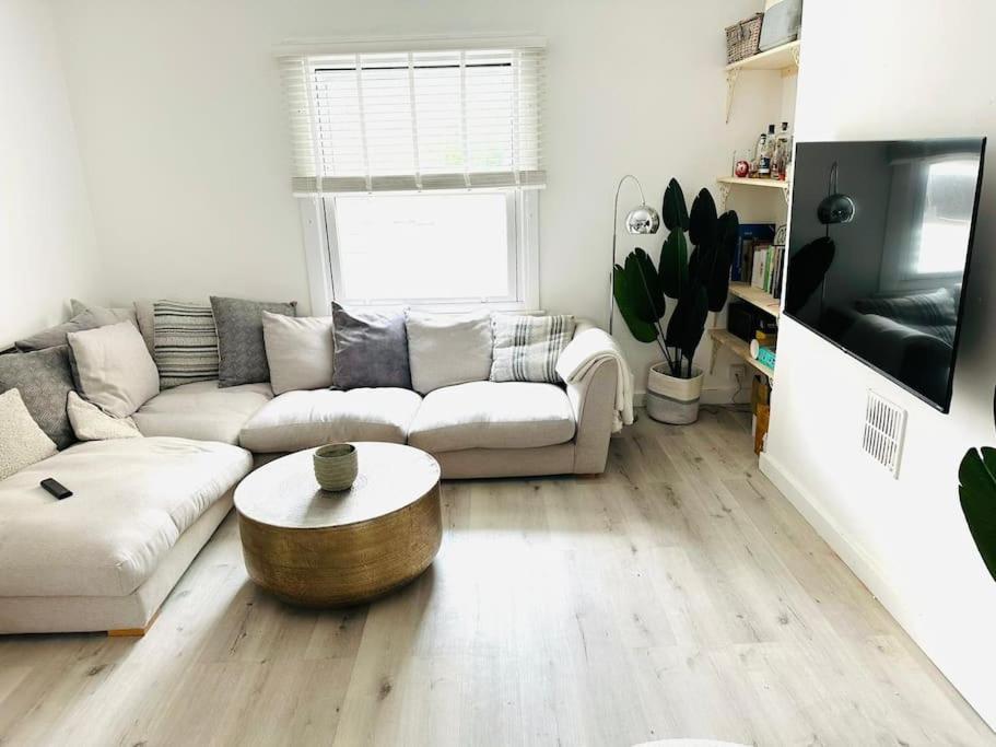 Stunning 2 Bedroom Flat Camden London Bagian luar foto