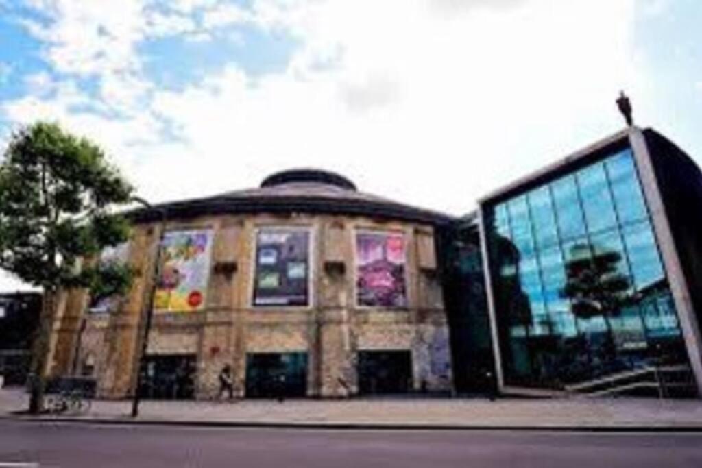 Stunning 2 Bedroom Flat Camden London Bagian luar foto